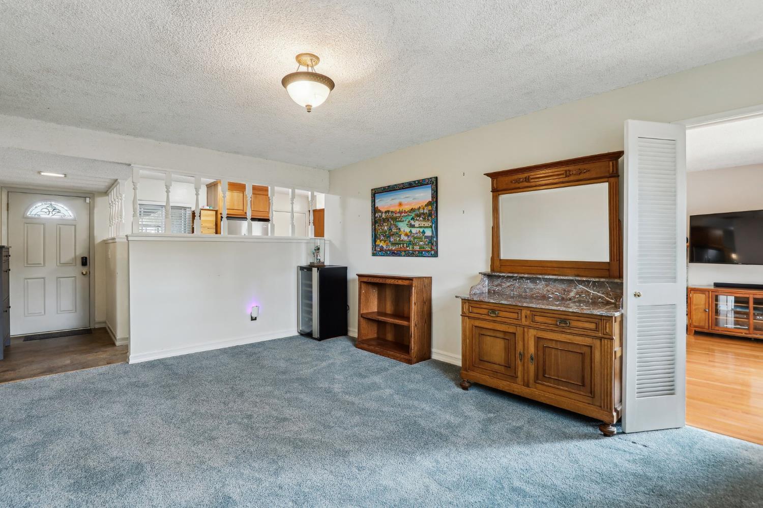 Detail Gallery Image 17 of 33 For 6942 Palmdell Way, Fair Oaks,  CA 95628 - 4 Beds | 2 Baths
