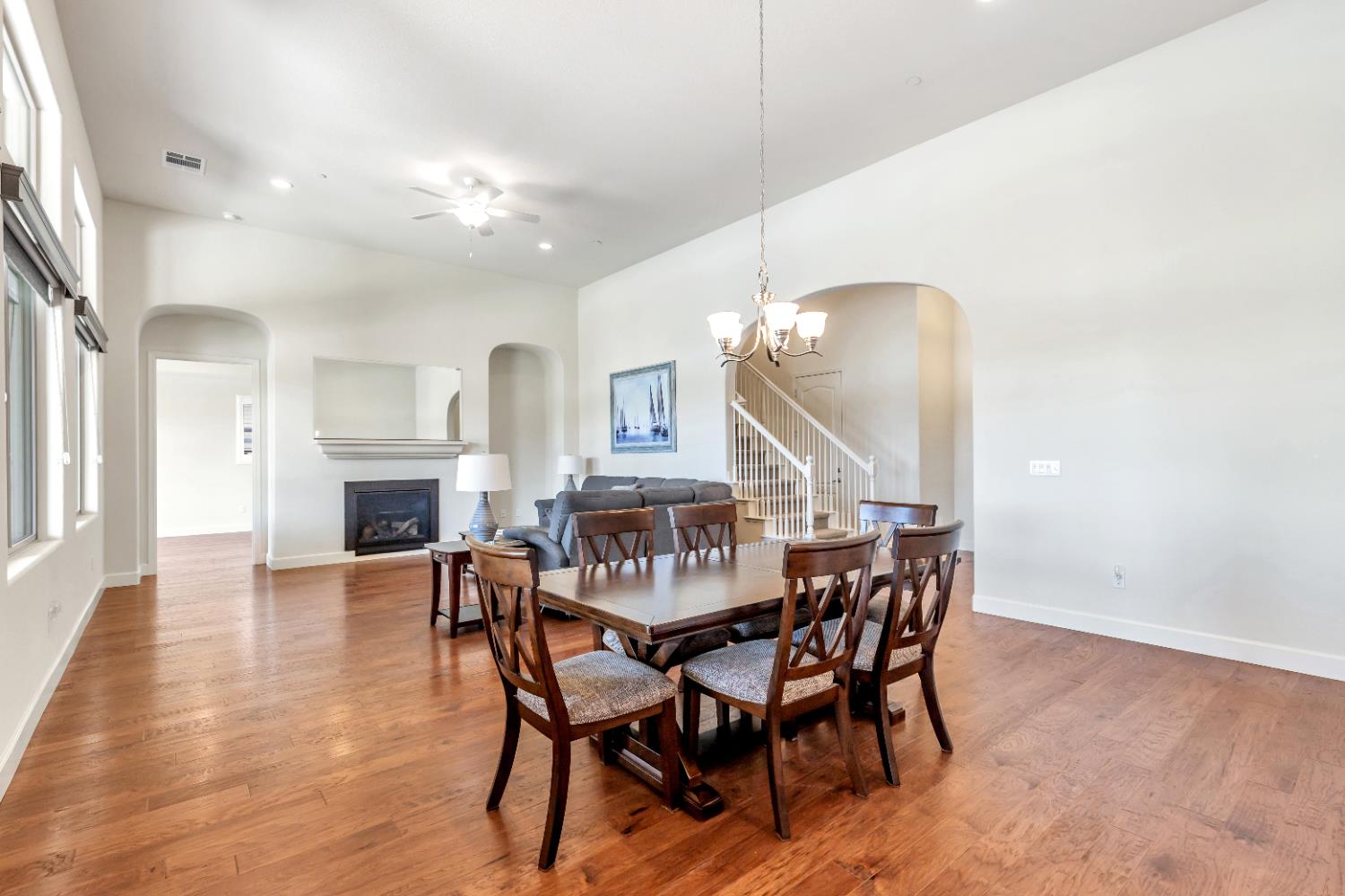 Detail Gallery Image 17 of 41 For 1587 Como Dr, Manteca,  CA 95337 - 3 Beds | 3/1 Baths