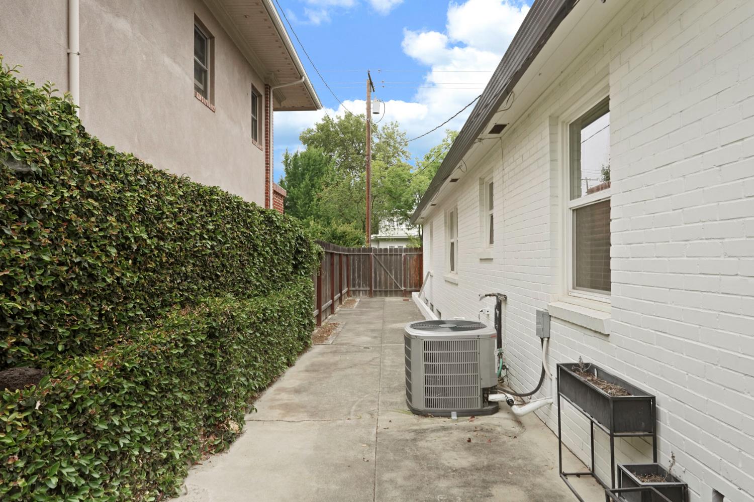 Detail Gallery Image 48 of 49 For 205 S Crescent Ave, Lodi,  CA 95240 - 3 Beds | 2 Baths