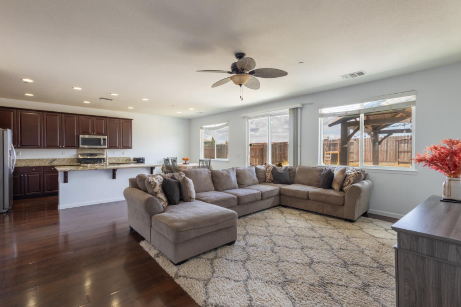 Ballinger Drive, Sacramento, California image 7