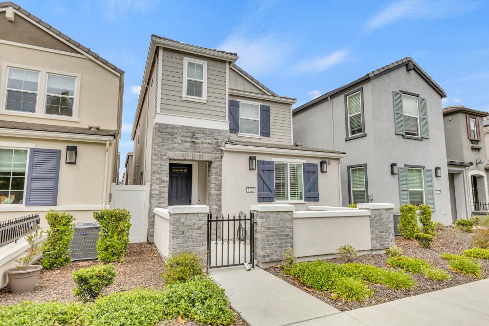 Tanager Court, West Sacramento, California image 2