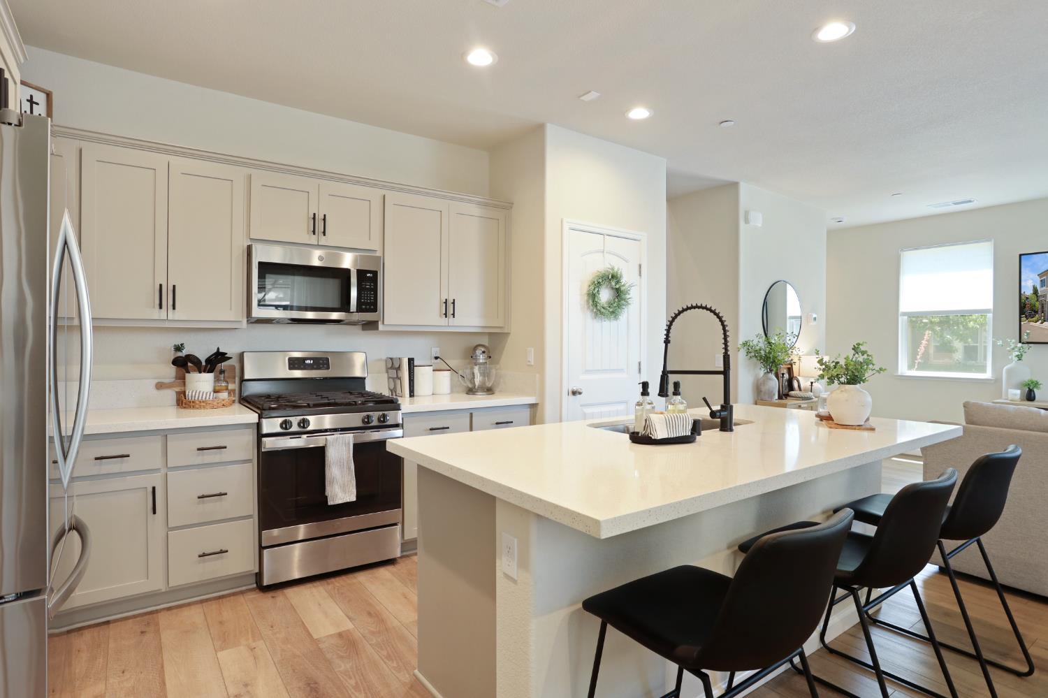 Detail Gallery Image 15 of 38 For 3921 Dedication Dr, Turlock,  CA 95382 - 3 Beds | 2/1 Baths