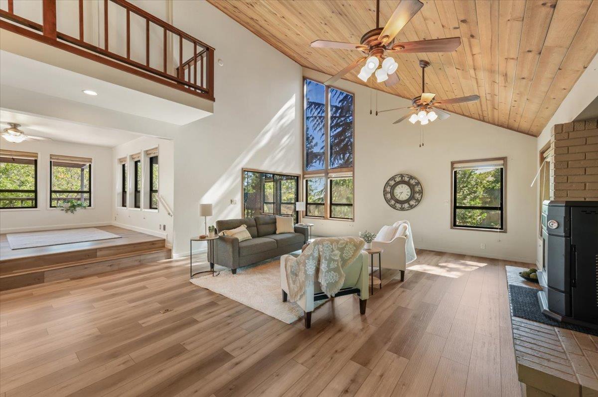 Troy Court, Grass Valley, California image 10