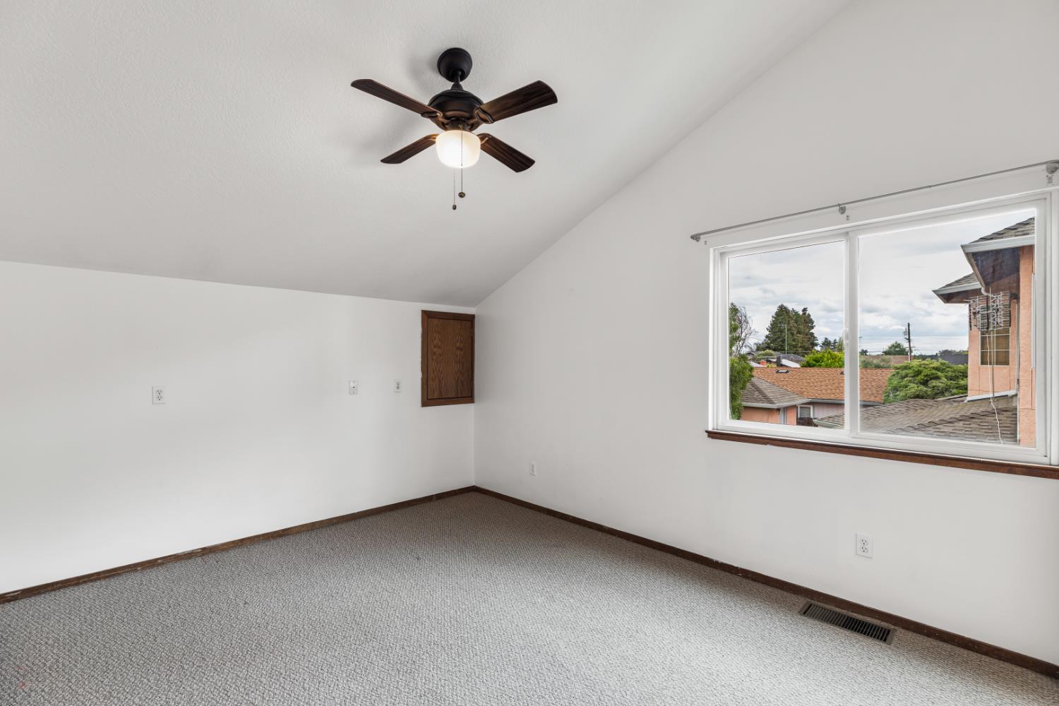Detail Gallery Image 48 of 69 For 839 Cobblestone, Ripon,  CA 95366 - 4 Beds | 3 Baths