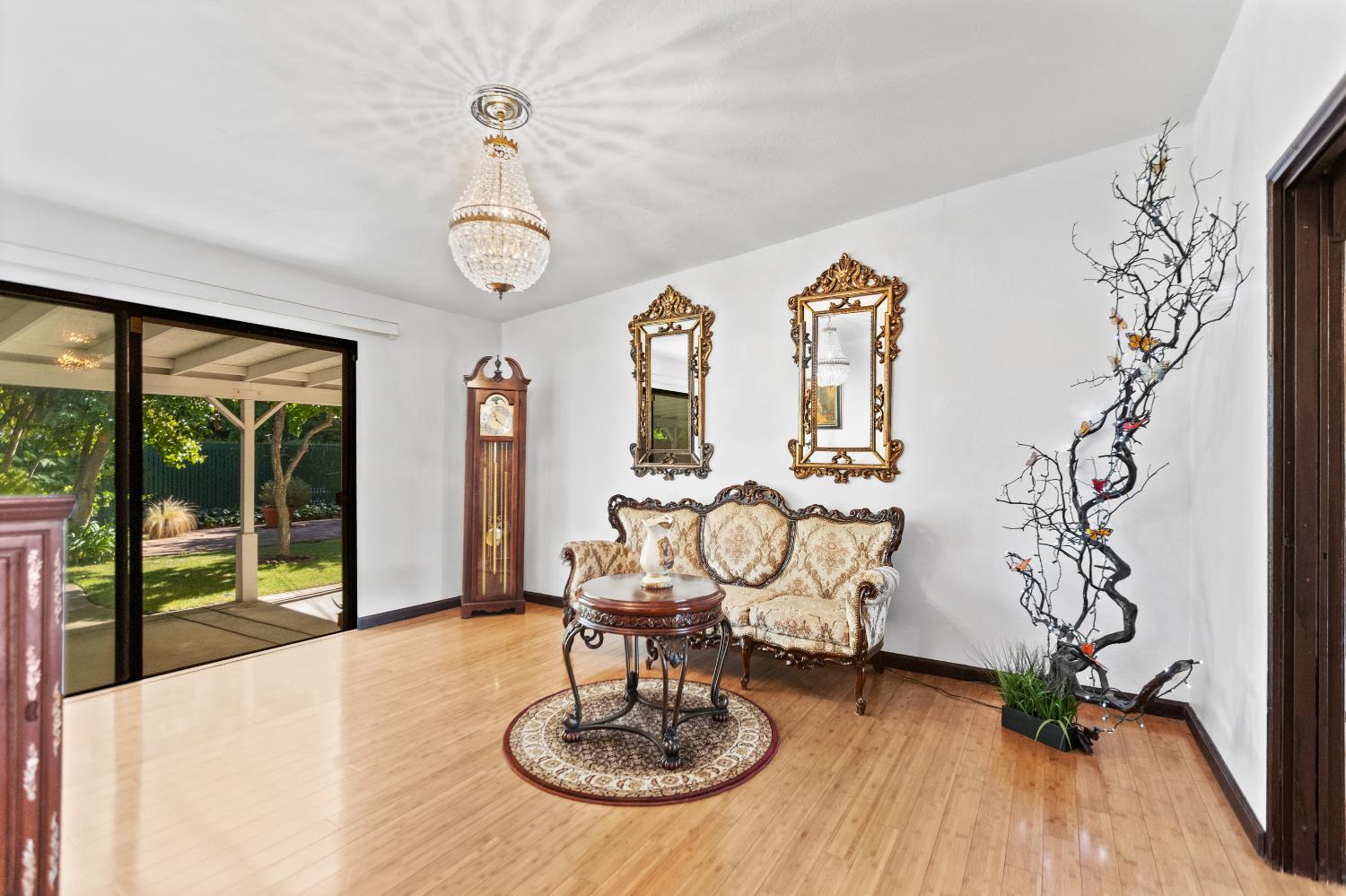 Detail Gallery Image 11 of 47 For 1824 Maryal Dr, Sacramento,  CA 95864 - 3 Beds | 2 Baths