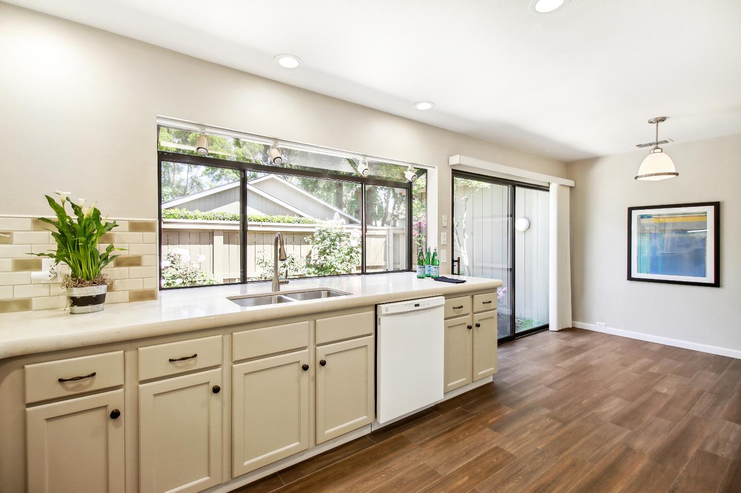 Detail Gallery Image 29 of 59 For 306 East Ranch Rd, Sacramento,  CA 95825 - 2 Beds | 2 Baths