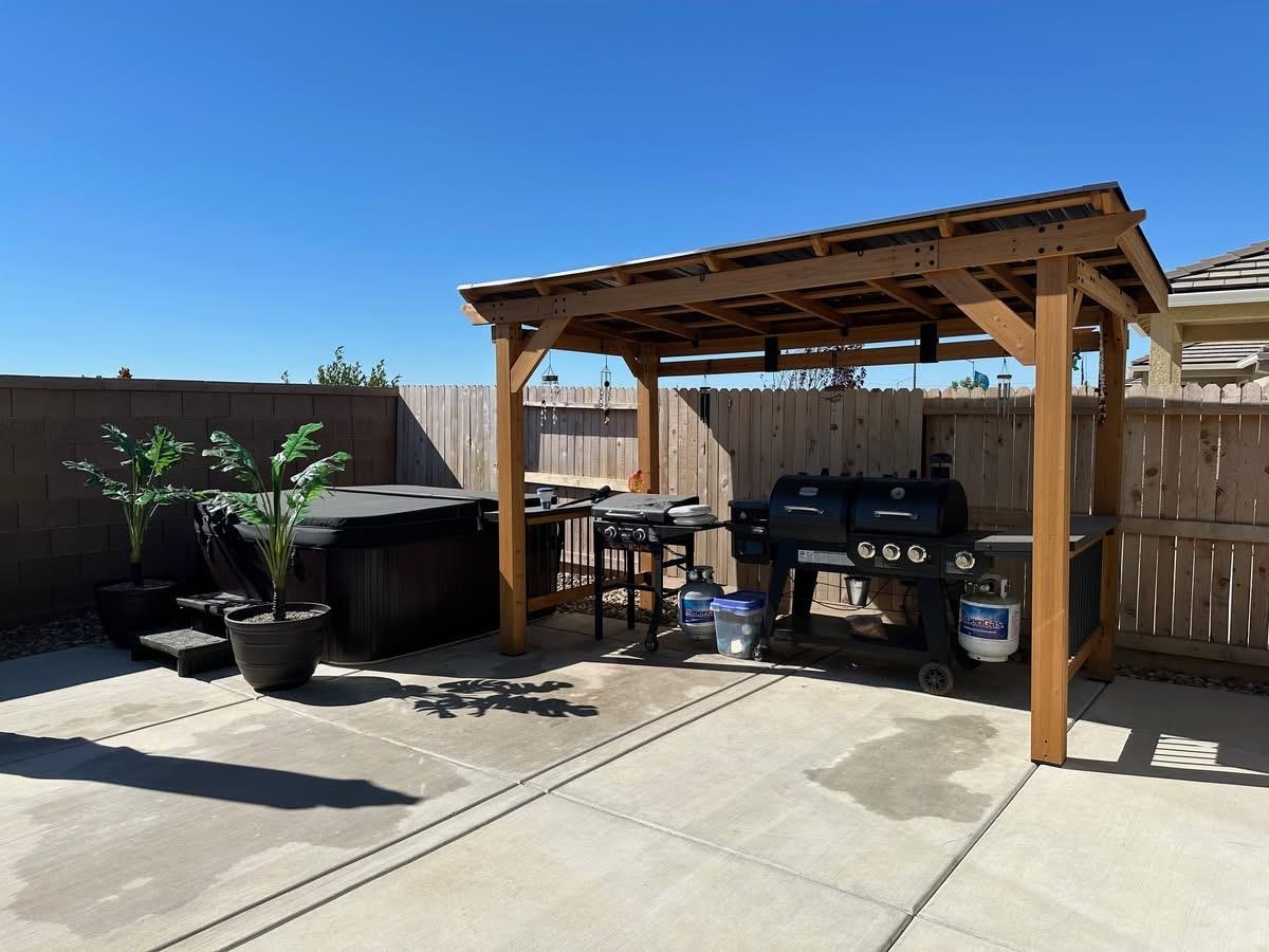 Detail Gallery Image 8 of 11 For 936 Hogan Rd, Galt,  CA 95632 - 2 Beds | 2/1 Baths