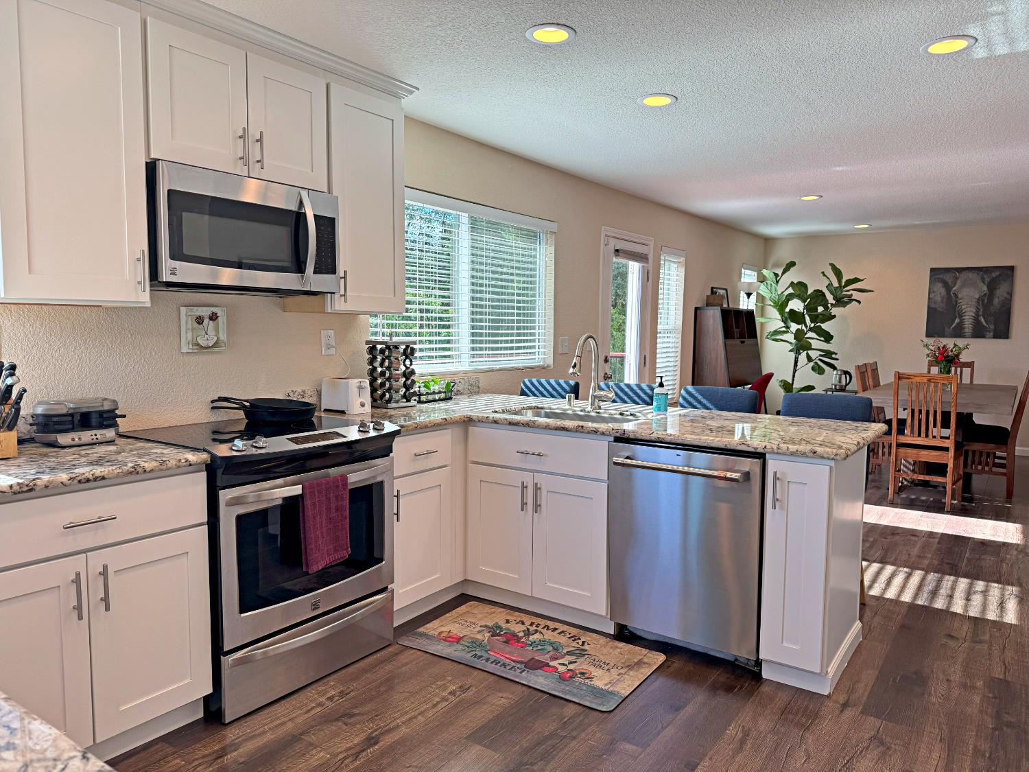 Detail Gallery Image 18 of 47 For 3781 Whispering Pines Ln, Shingle Springs,  CA 95682 - 3 Beds | 2 Baths