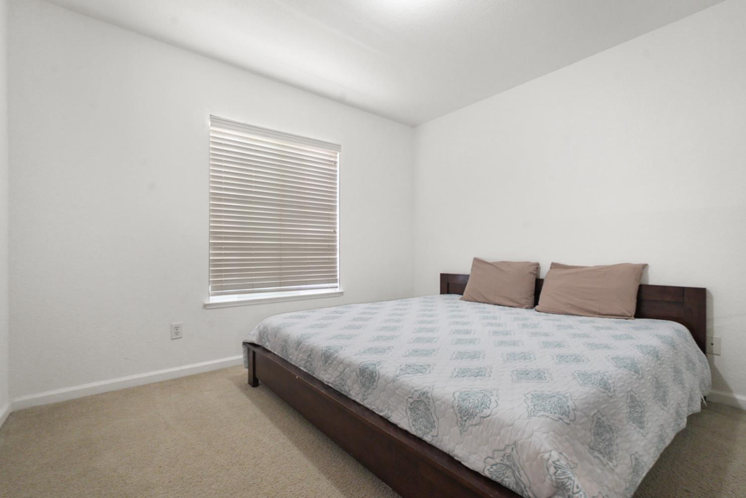 Detail Gallery Image 21 of 36 For 1408 Mendocino Creek Dtive, Patterson,  CA 95363 - 5 Beds | 3/1 Baths