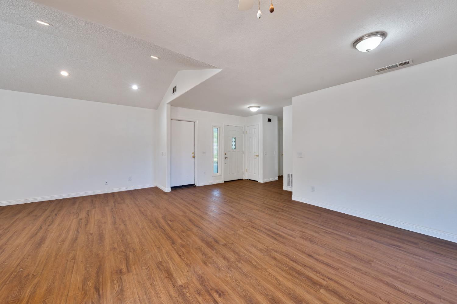 Grey Oak Court, Citrus Heights, California image 3