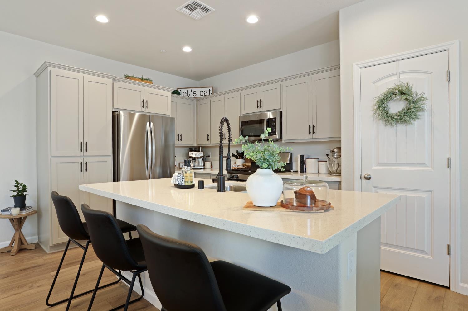 Detail Gallery Image 14 of 38 For 3921 Dedication Dr, Turlock,  CA 95382 - 3 Beds | 2/1 Baths