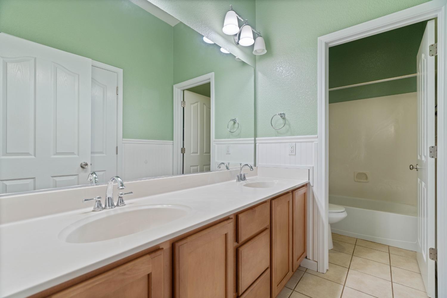 Gladwin Way, Elk Grove, California image 33