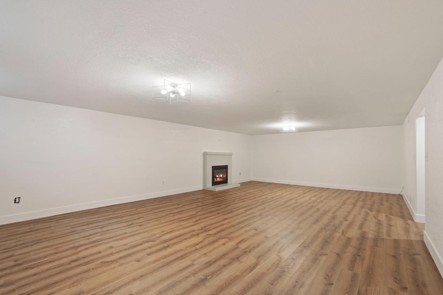 Detail Gallery Image 36 of 49 For 205 S Crescent Ave, Lodi,  CA 95240 - 3 Beds | 2 Baths