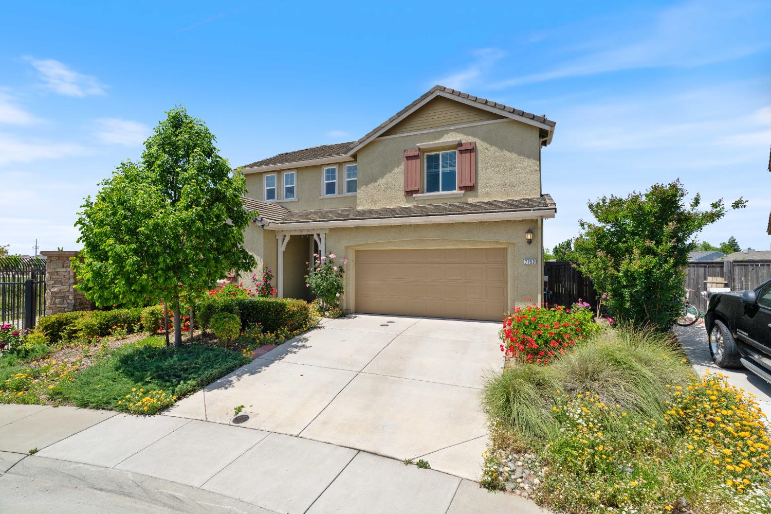 Detail Gallery Image 2 of 61 For 7753 Finnhorse Way, Sacramento,  CA 95828 - 4 Beds | 3 Baths