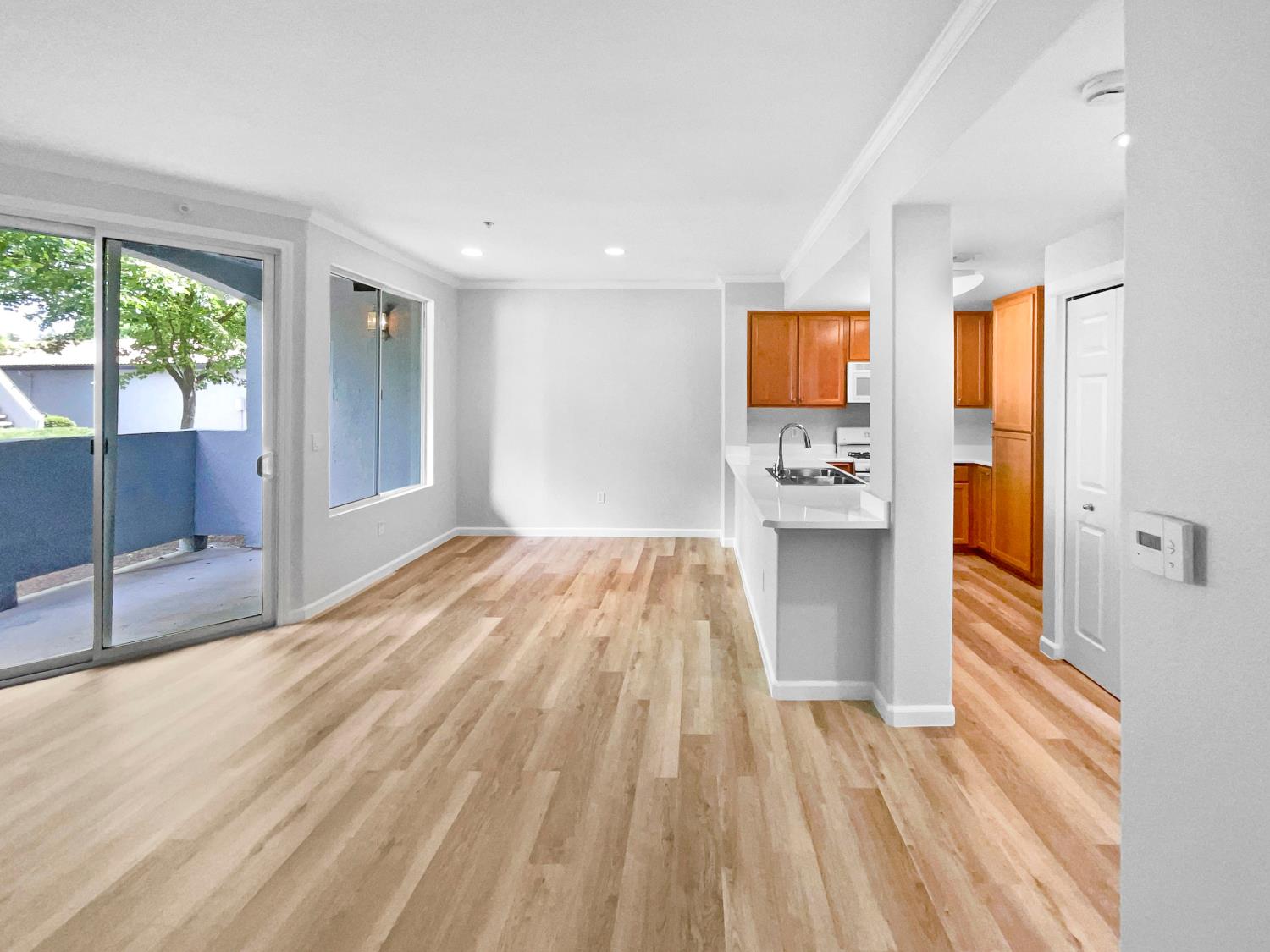 Detail Gallery Image 11 of 20 For 5201 Laguna Oaks Dr #5,  Elk Grove,  CA 95758 - 1 Beds | 1 Baths