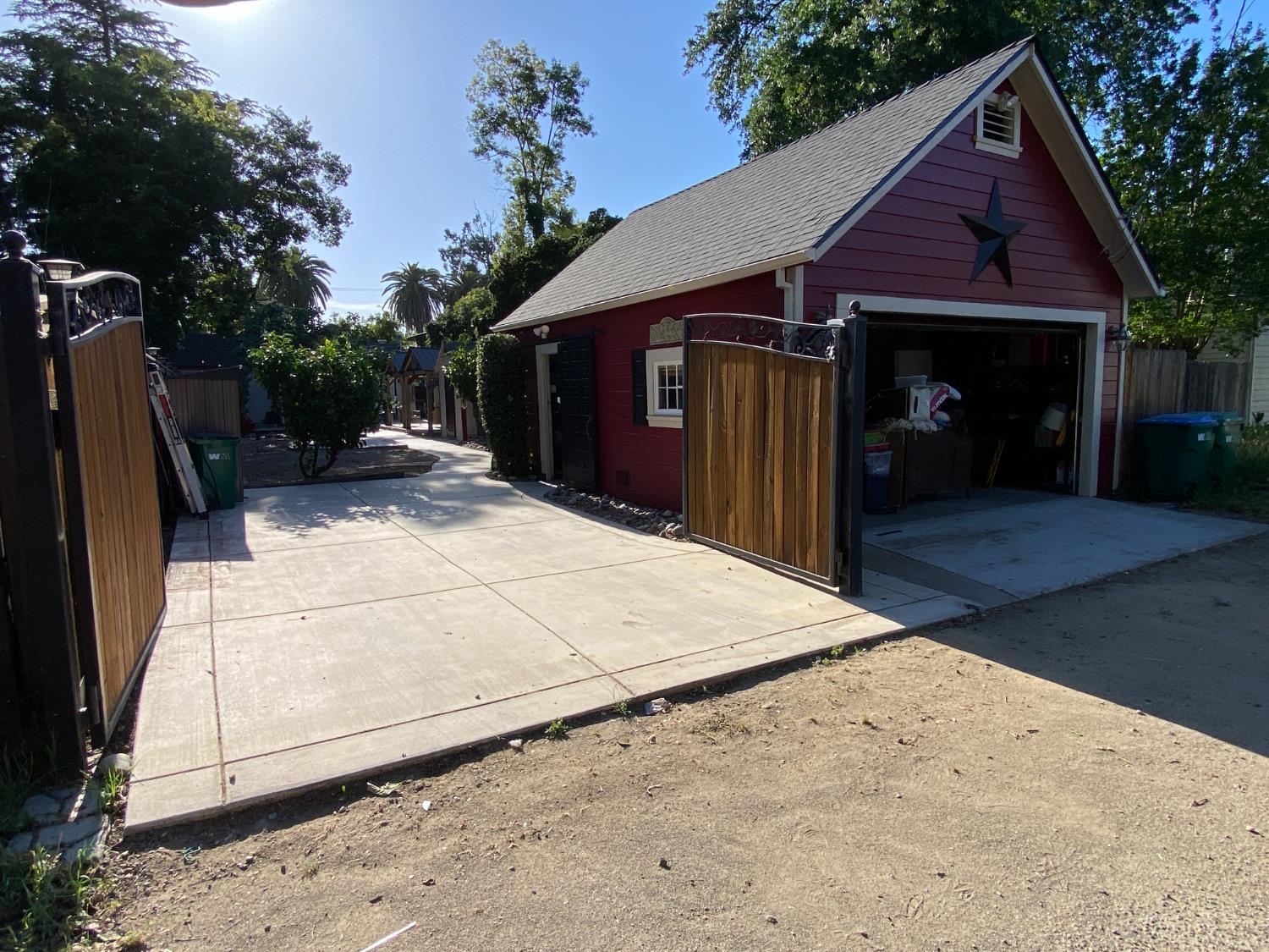 N Pleasant Avenue, Lodi, California image 25