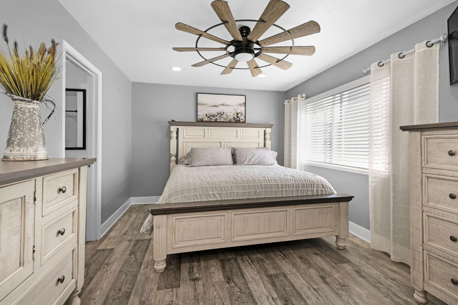 Detail Gallery Image 11 of 31 For 5325 Lenore Ave, Livermore,  CA 94550 - 3 Beds | 2 Baths