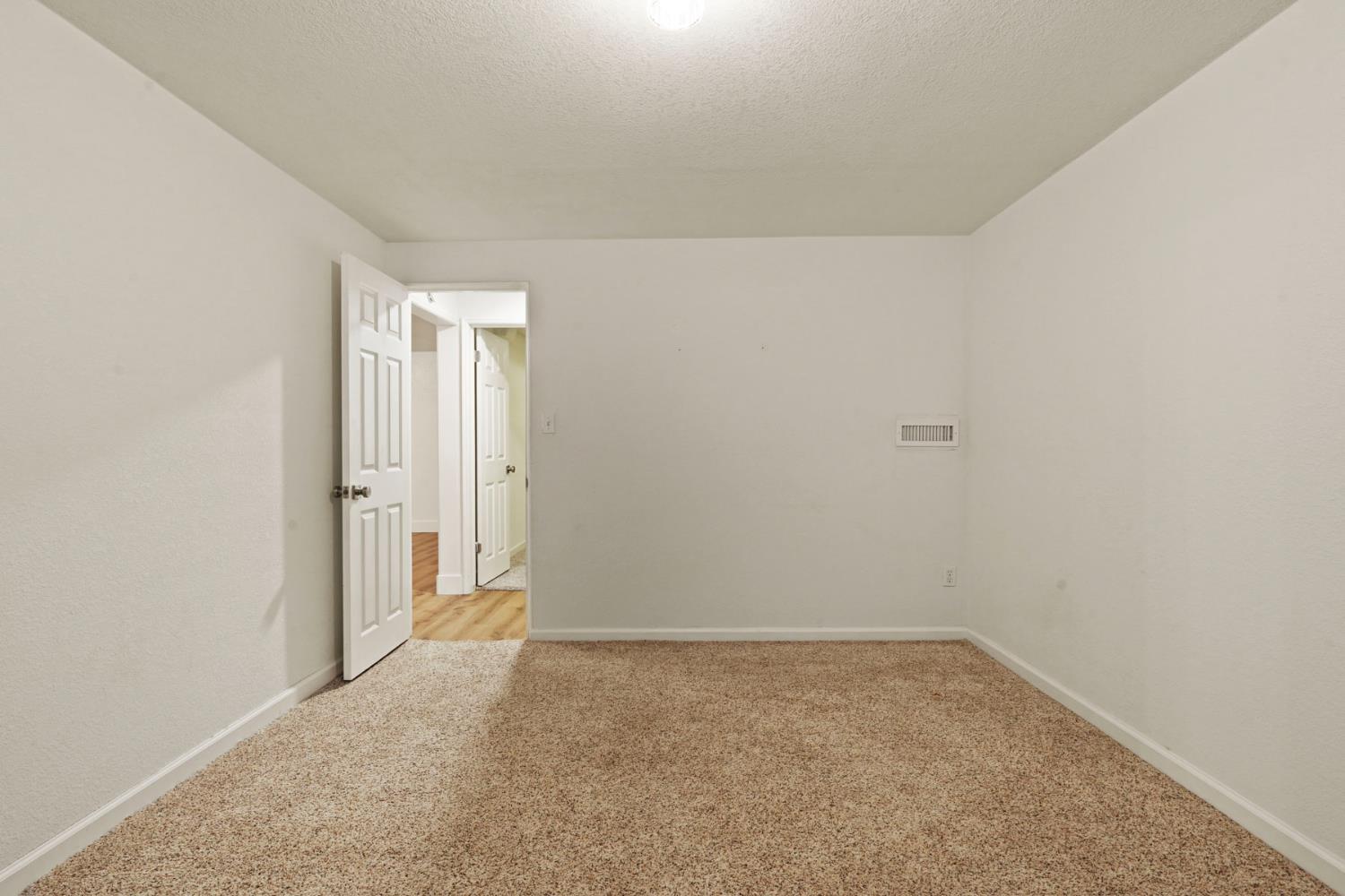 Detail Gallery Image 40 of 49 For 205 S Crescent Ave, Lodi,  CA 95240 - 3 Beds | 2 Baths