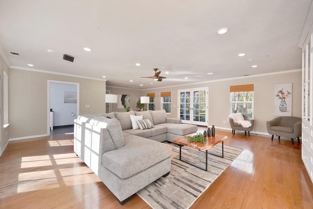 Detail Gallery Image 24 of 92 For 3710 Sutter Hill Ln, Carmichael,  CA 95608 - 4 Beds | 3/1 Baths