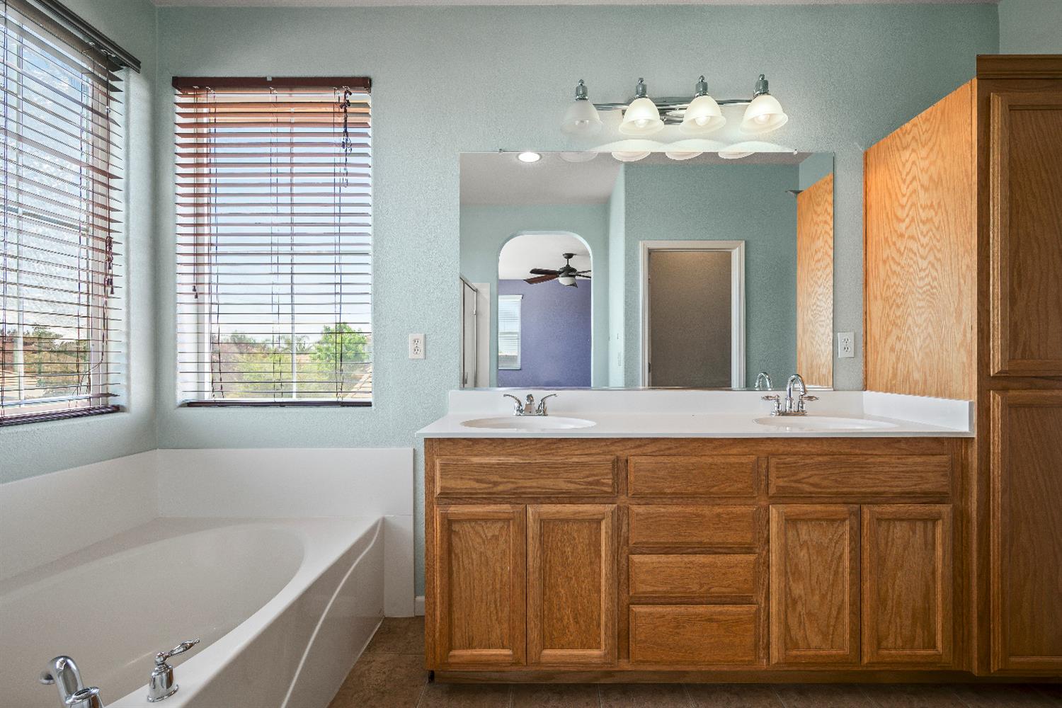 Detail Gallery Image 32 of 43 For 4151 Etoway Way, Rancho Cordova,  CA 95742 - 5 Beds | 3/1 Baths
