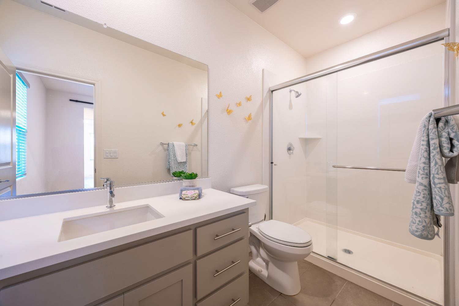 Detail Gallery Image 16 of 66 For 1719 Flora Way, Tracy,  CA 95376 - 4 Beds | 3/1 Baths