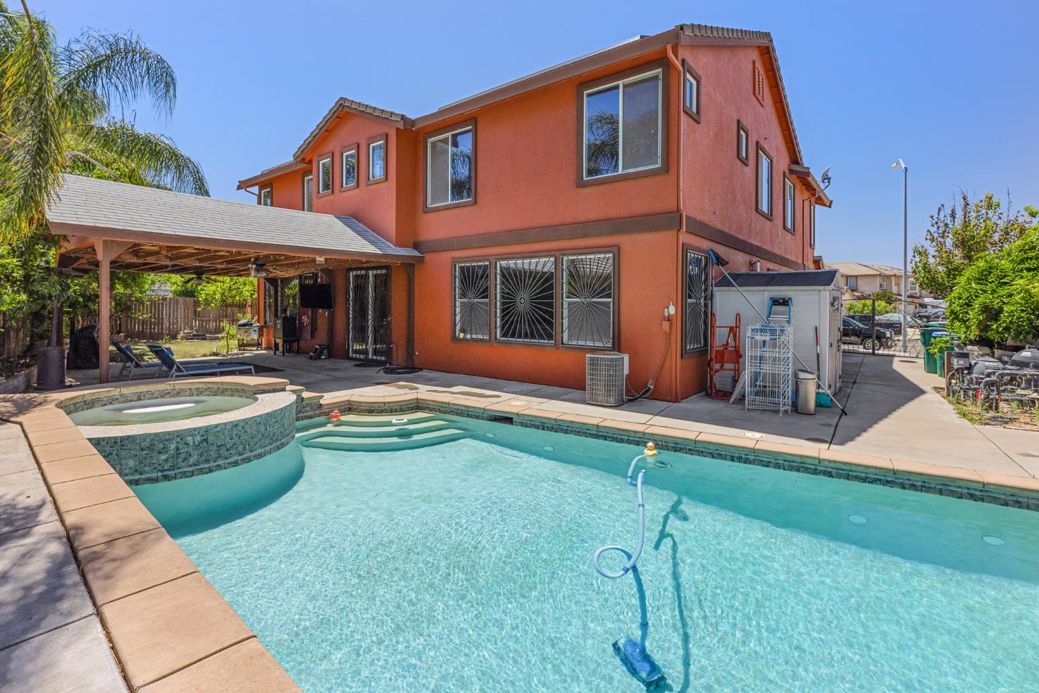 Massimo Circle, Stockton, California image 34