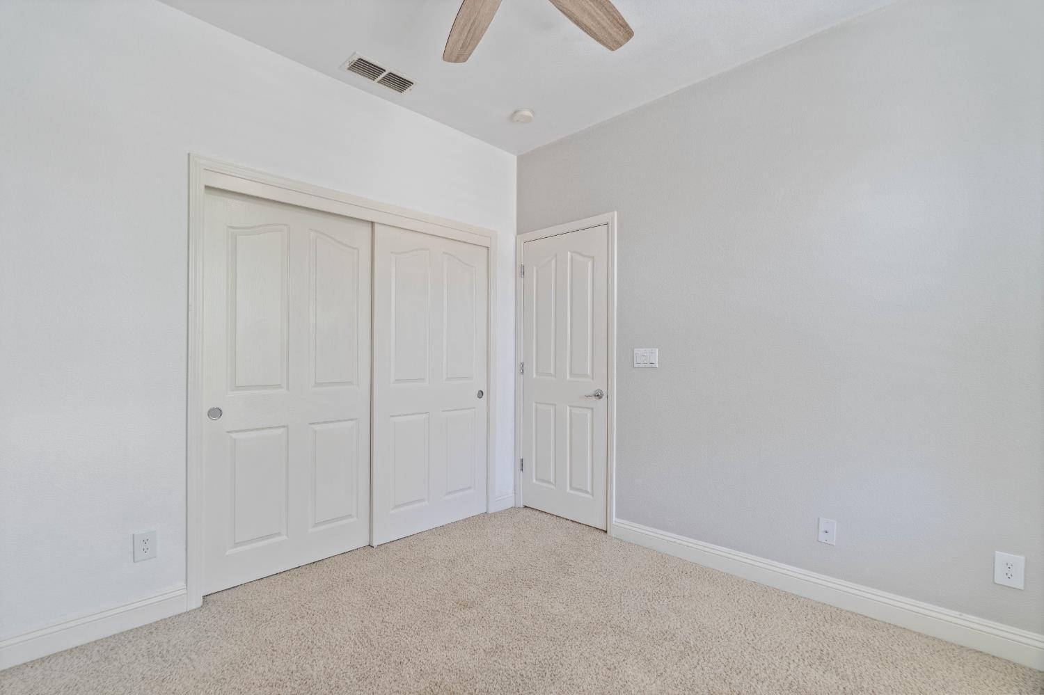 Detail Gallery Image 10 of 36 For 251 Martis Valley Cir, Sacramento,  CA 95835 - 4 Beds | 2/1 Baths