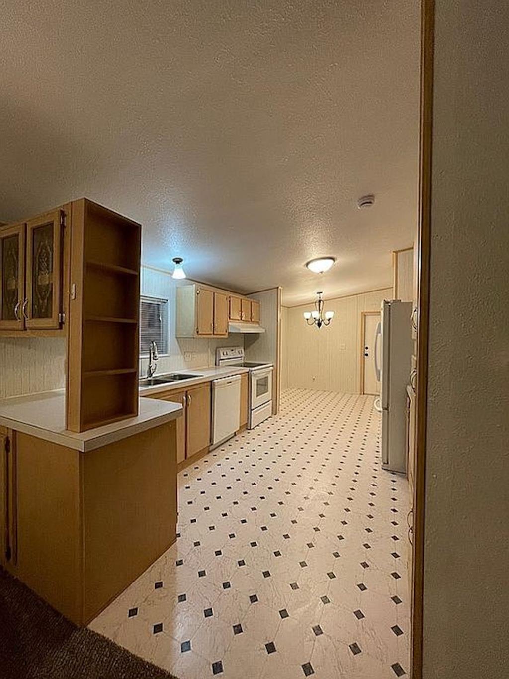 Detail Gallery Image 14 of 27 For 17281 Highway 101 N 4, –,  CA 95567 - 3 Beds | 2 Baths