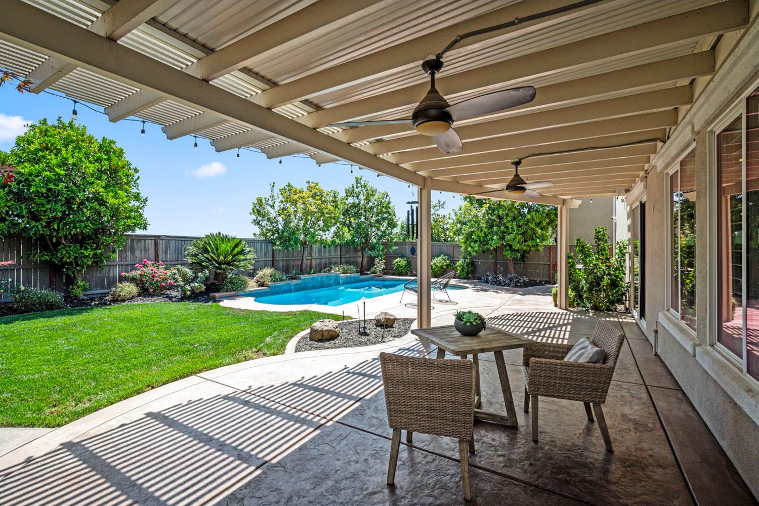 Detail Gallery Image 46 of 56 For 11896 Slate Falls Way, Rancho Cordova,  CA 95742 - 5 Beds | 3 Baths