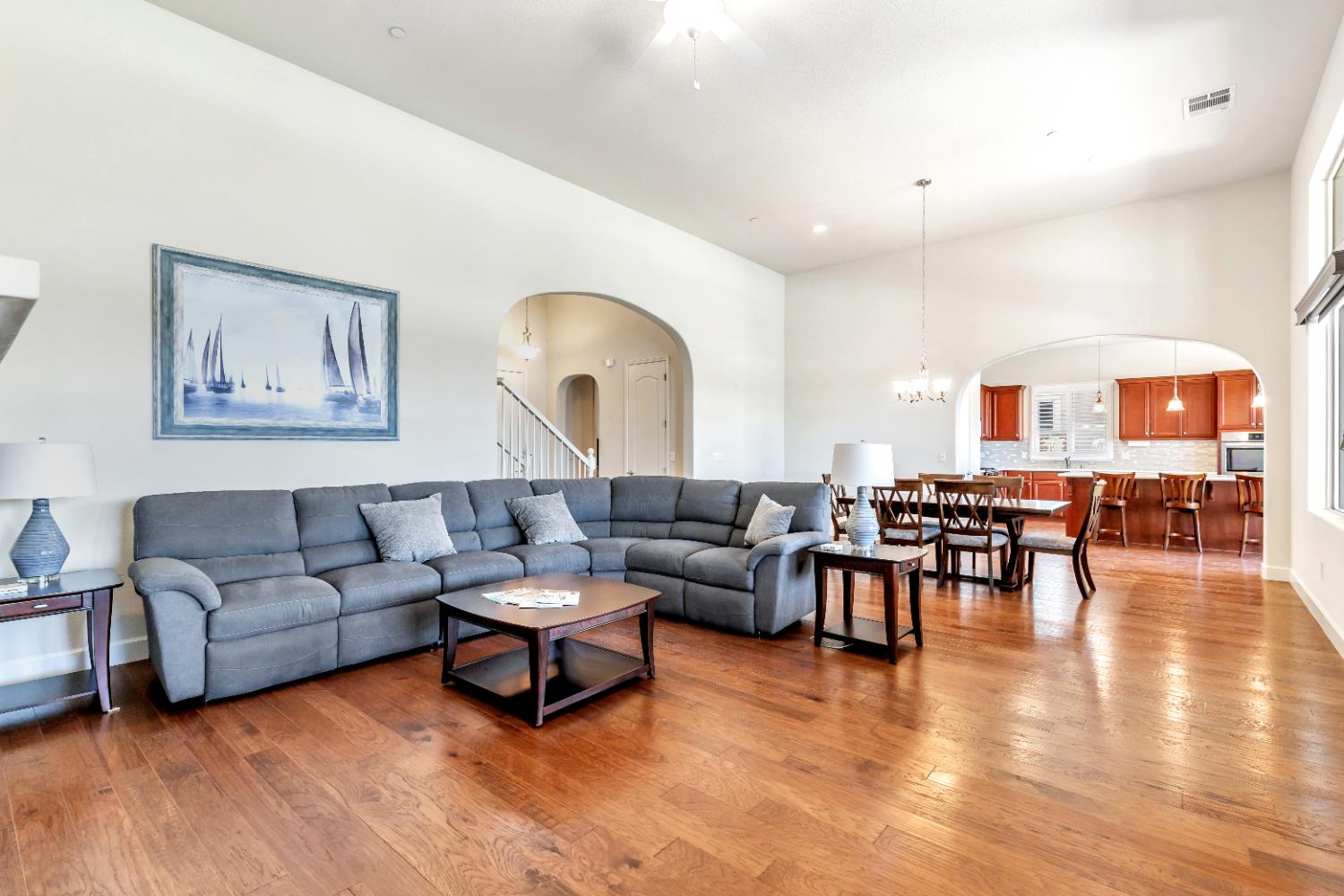Detail Gallery Image 7 of 41 For 1587 Como Dr, Manteca,  CA 95337 - 3 Beds | 3/1 Baths