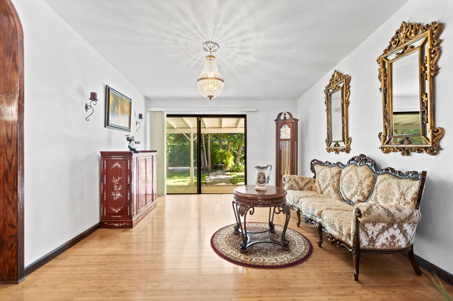 Detail Gallery Image 10 of 47 For 1824 Maryal Dr, Sacramento,  CA 95864 - 3 Beds | 2 Baths