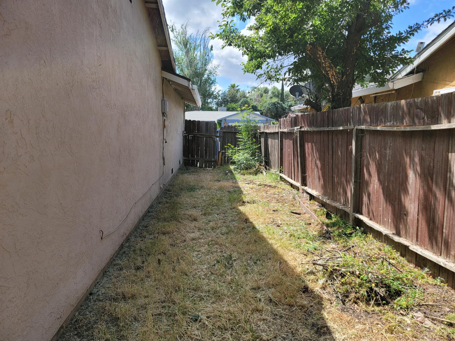 Loorz Court, Sacramento, California image 13