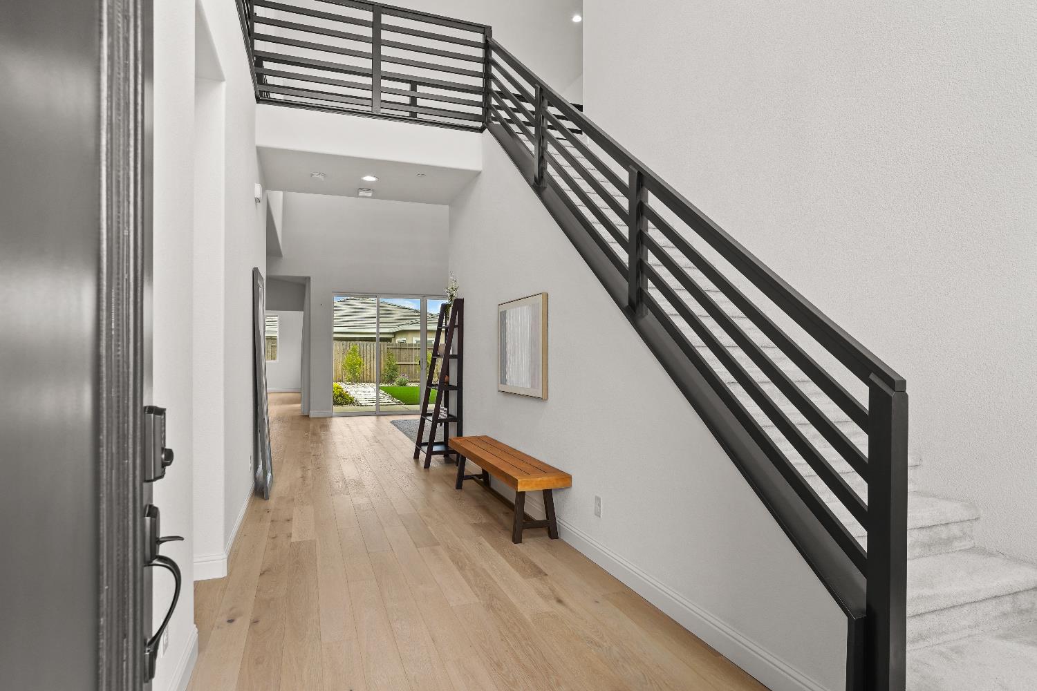 Detail Gallery Image 3 of 71 For 12840 Pier View Way, Rancho Cordova,  CA 95742 - 4 Beds | 3/1 Baths
