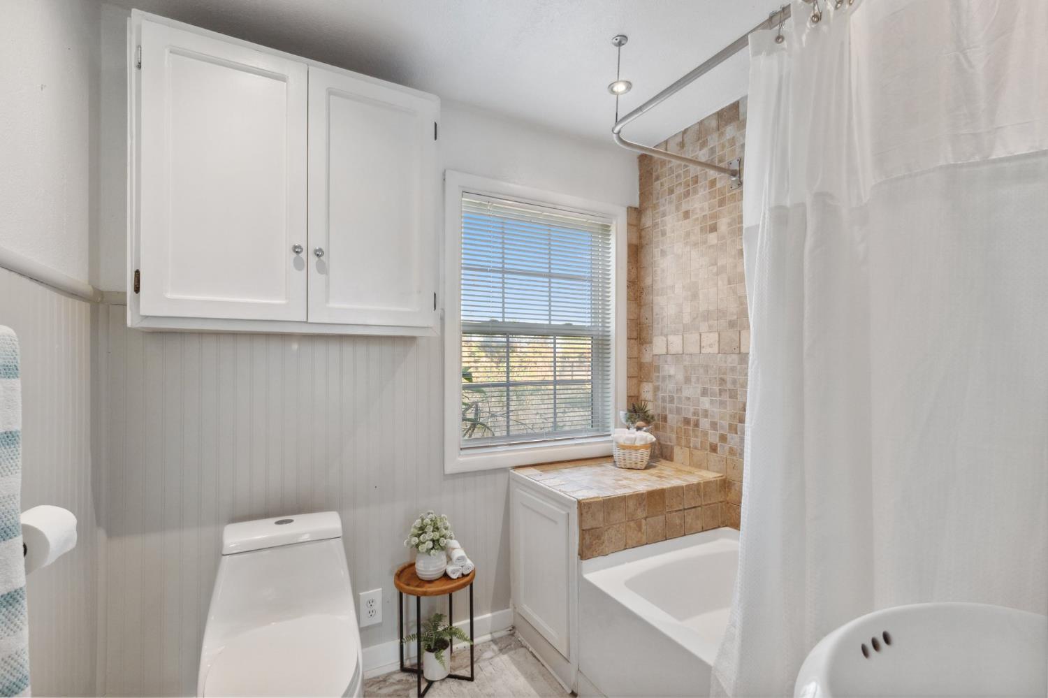Detail Gallery Image 11 of 21 For 3935 Sunny Rd, Stockton,  CA 95215 - 3 Beds | 1/1 Baths