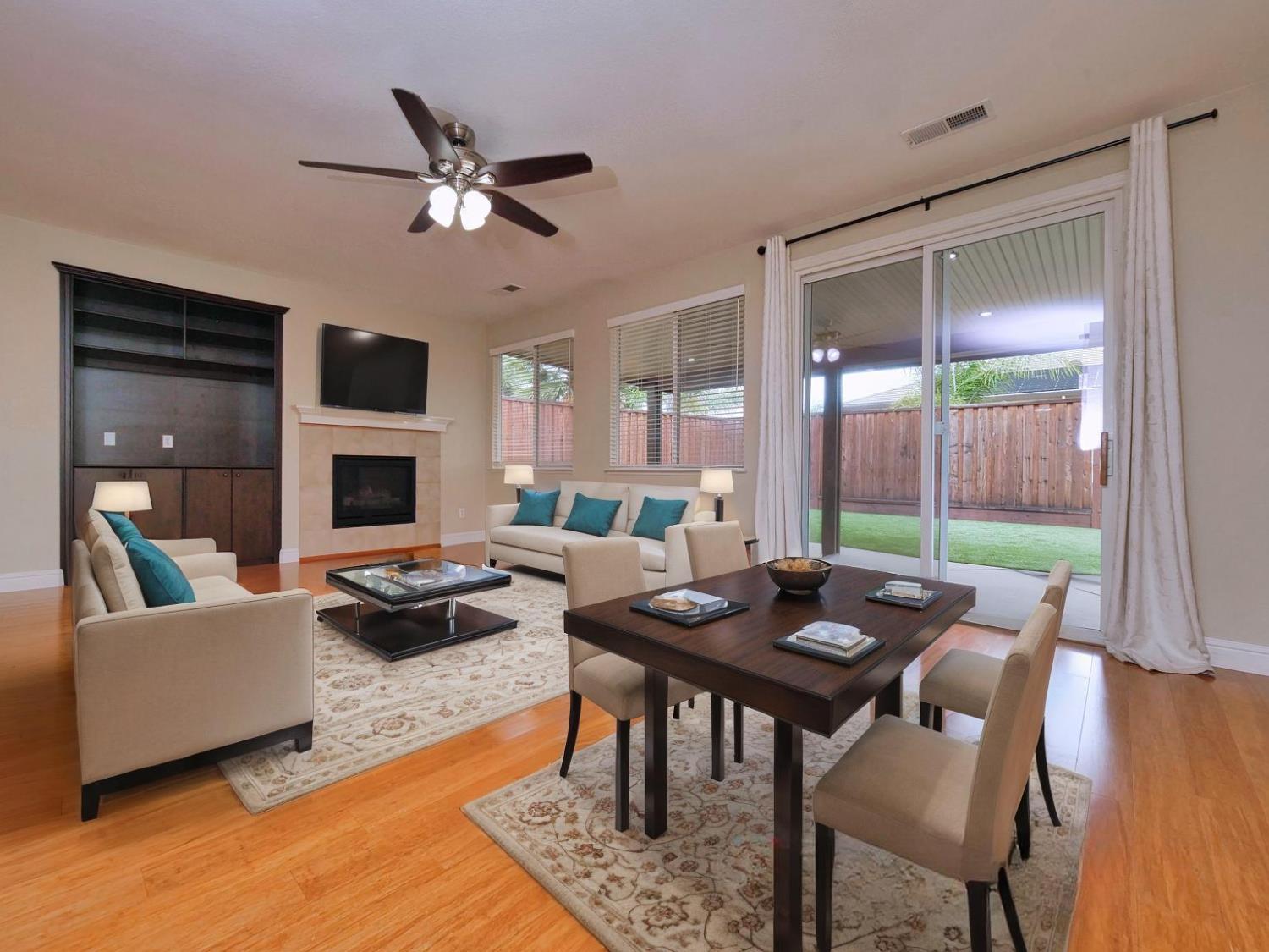 Detail Gallery Image 3 of 33 For 7208 Artisan Cir, Roseville,  CA 95678 - 3 Beds | 2 Baths