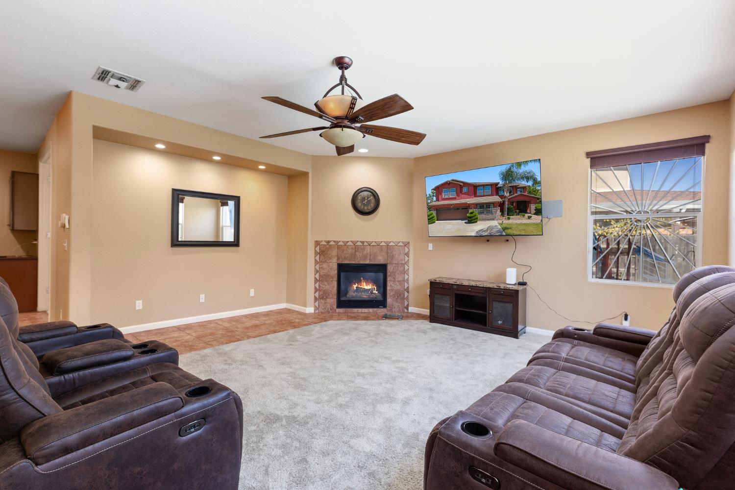 Massimo Circle, Stockton, California image 18