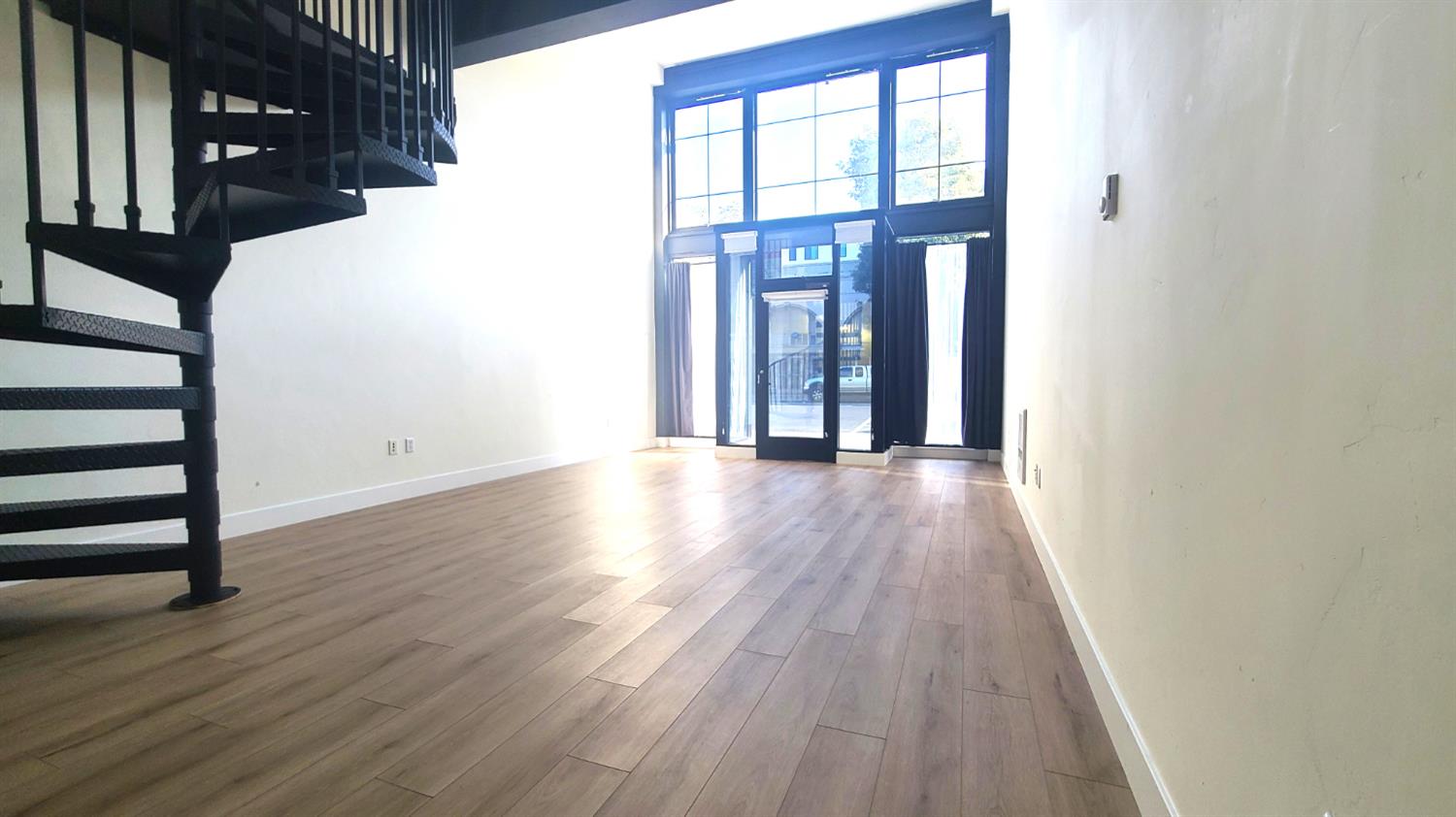 Detail Gallery Image 25 of 37 For 330 13th St 1a,  Oakland,  CA 94612 - 1 Beds | 1/1 Baths