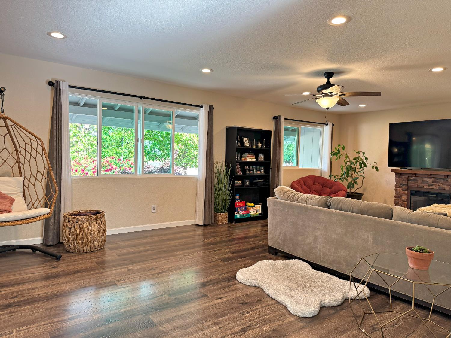 Detail Gallery Image 11 of 47 For 3781 Whispering Pines Ln, Shingle Springs,  CA 95682 - 3 Beds | 2 Baths