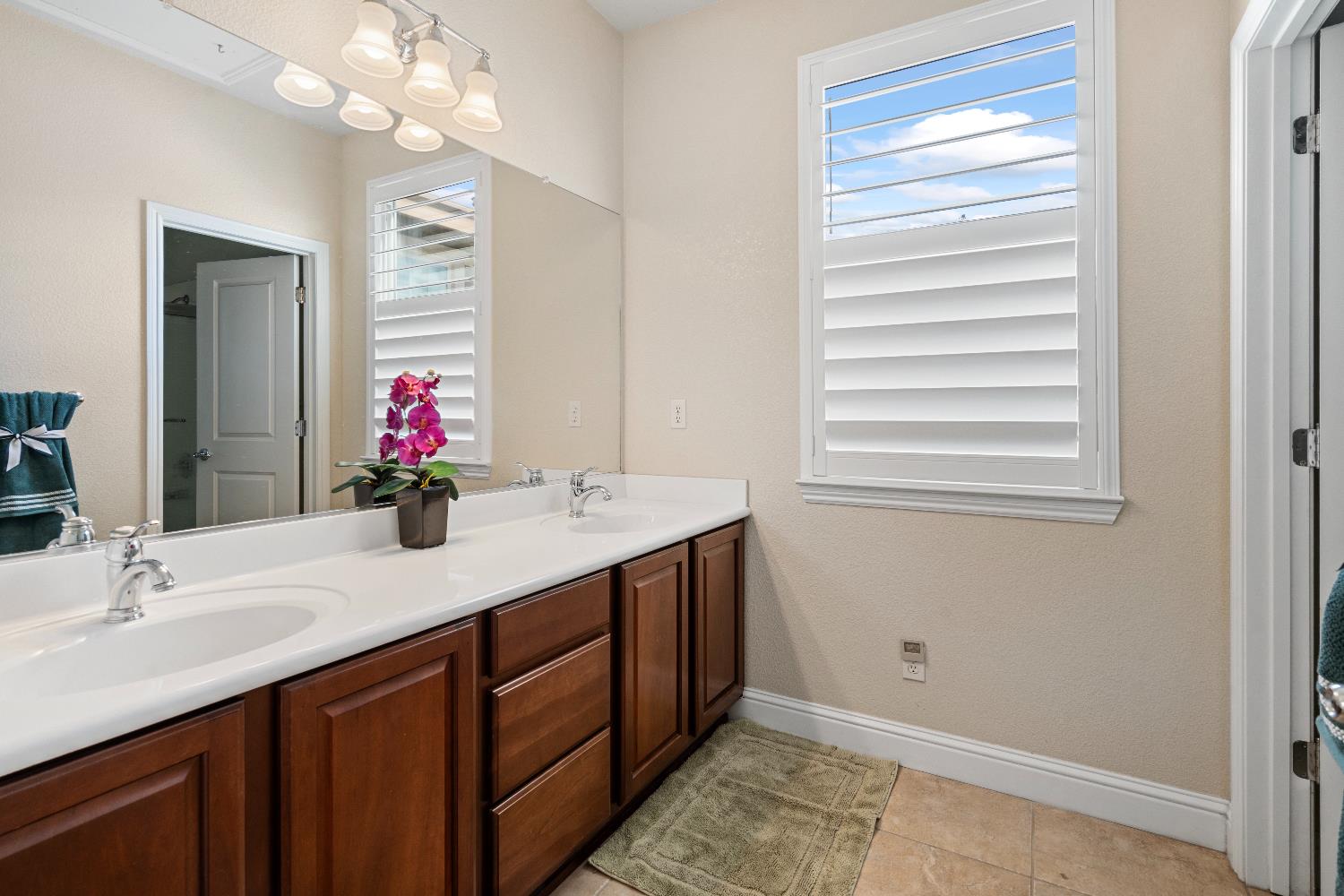 Detail Gallery Image 18 of 31 For 10145 10145 Blue Anchor Lane Ln, Stockton,  CA 95219 - 4 Beds | 2/1 Baths
