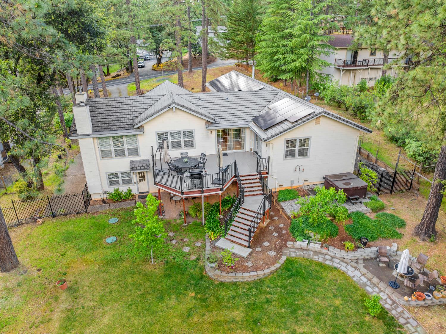 Carrie Drive, Grass Valley, California image 50