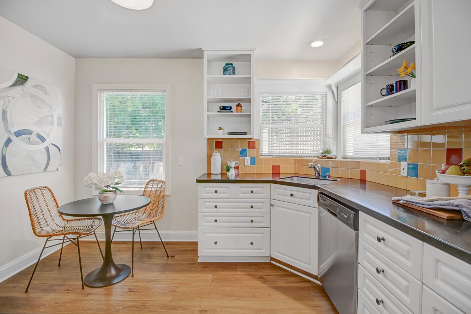 Detail Gallery Image 20 of 48 For 5960 12th Ave, Sacramento,  CA 95820 - 3 Beds | 1 Baths