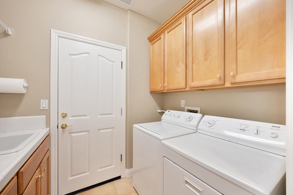 Detail Gallery Image 36 of 99 For 5730 Palmera Ln, Sacramento,  CA 95835 - 2 Beds | 2 Baths