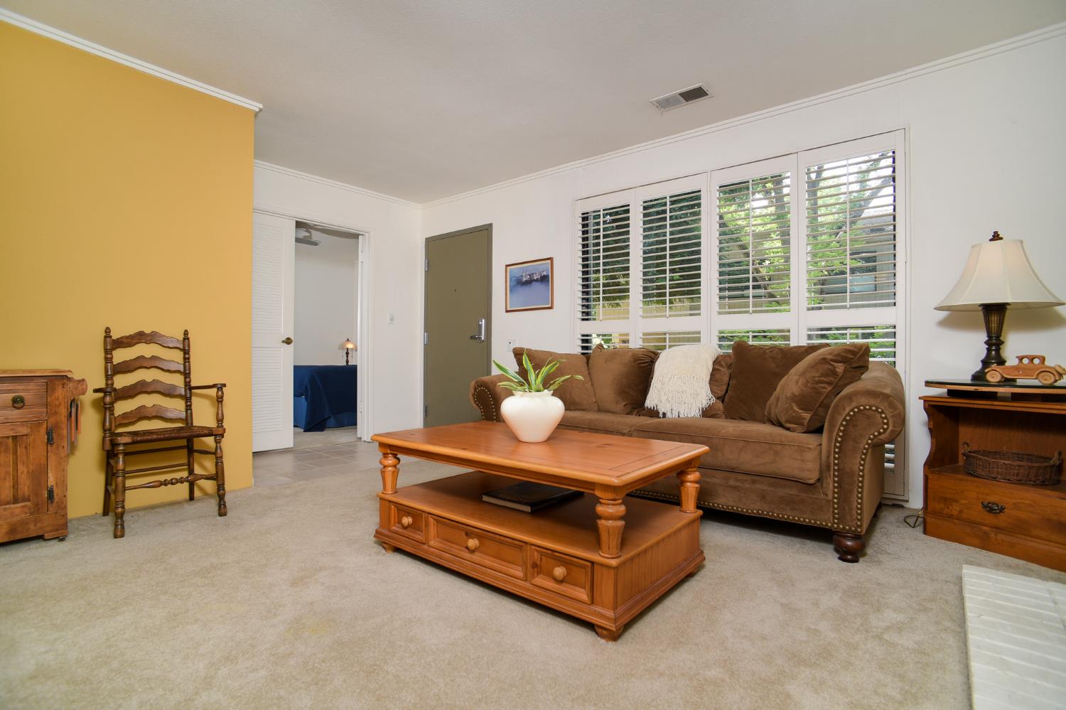 Detail Gallery Image 2 of 30 For 1112 Vanderbilt Way, Sacramento,  CA 95825 - 2 Beds | 2 Baths