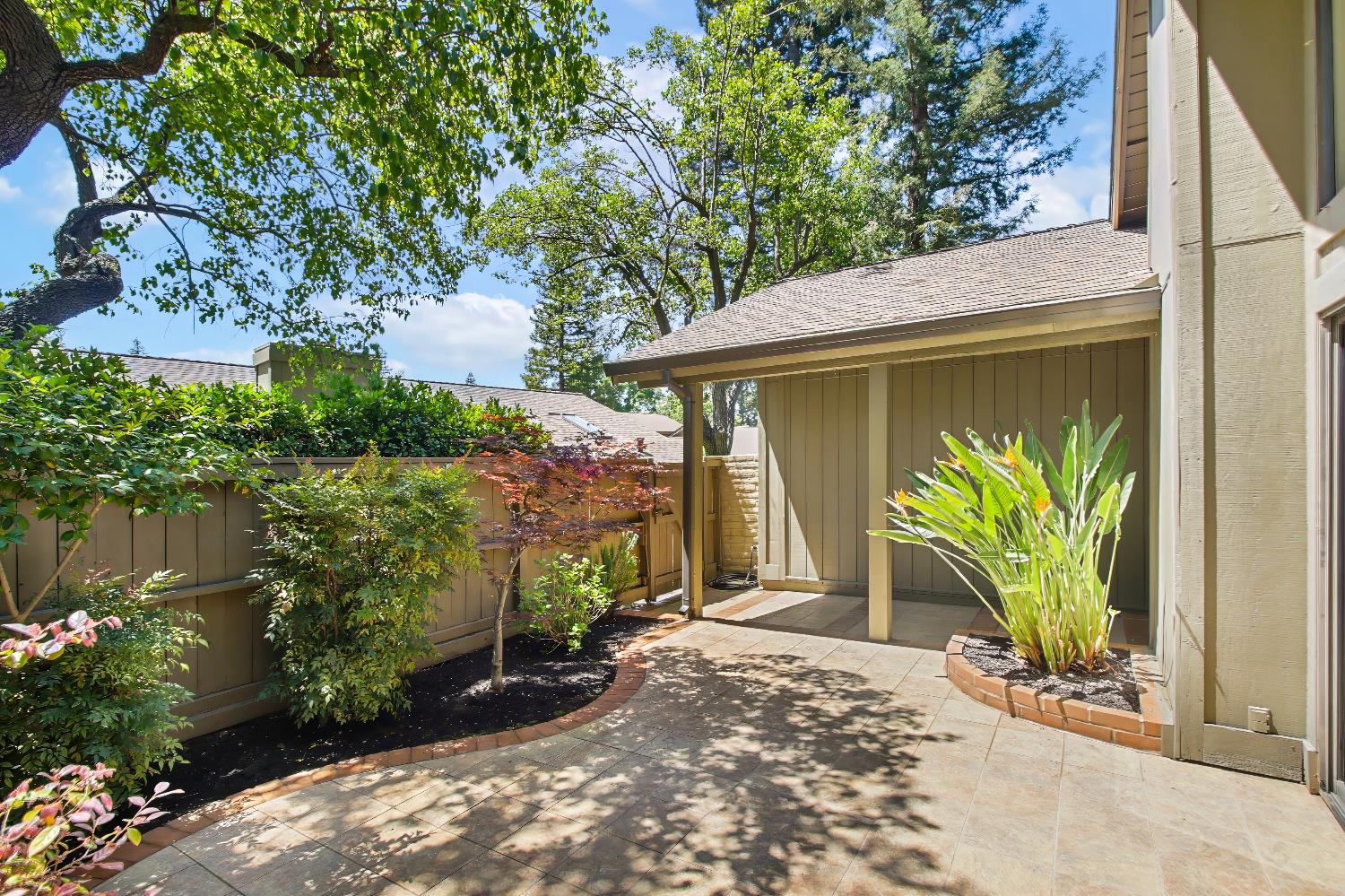 Detail Gallery Image 7 of 59 For 306 East Ranch Rd, Sacramento,  CA 95825 - 2 Beds | 2 Baths