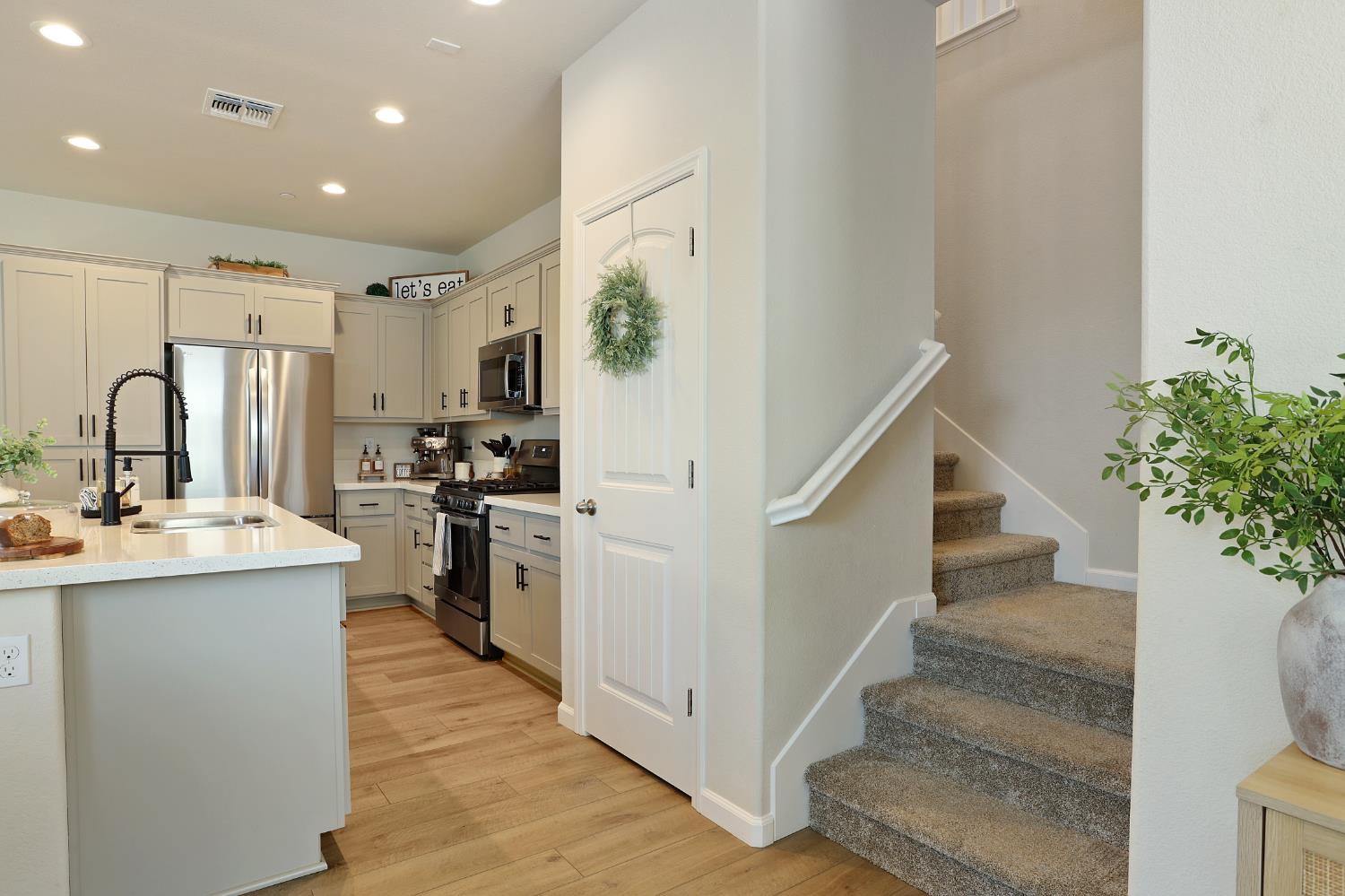 Detail Gallery Image 18 of 38 For 3921 Dedication Dr, Turlock,  CA 95382 - 3 Beds | 2/1 Baths