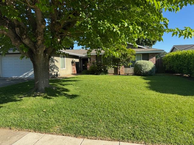 Detail Gallery Image 2 of 23 For 2548 Warrego Way, Sacramento,  CA 95826 - 4 Beds | 2 Baths