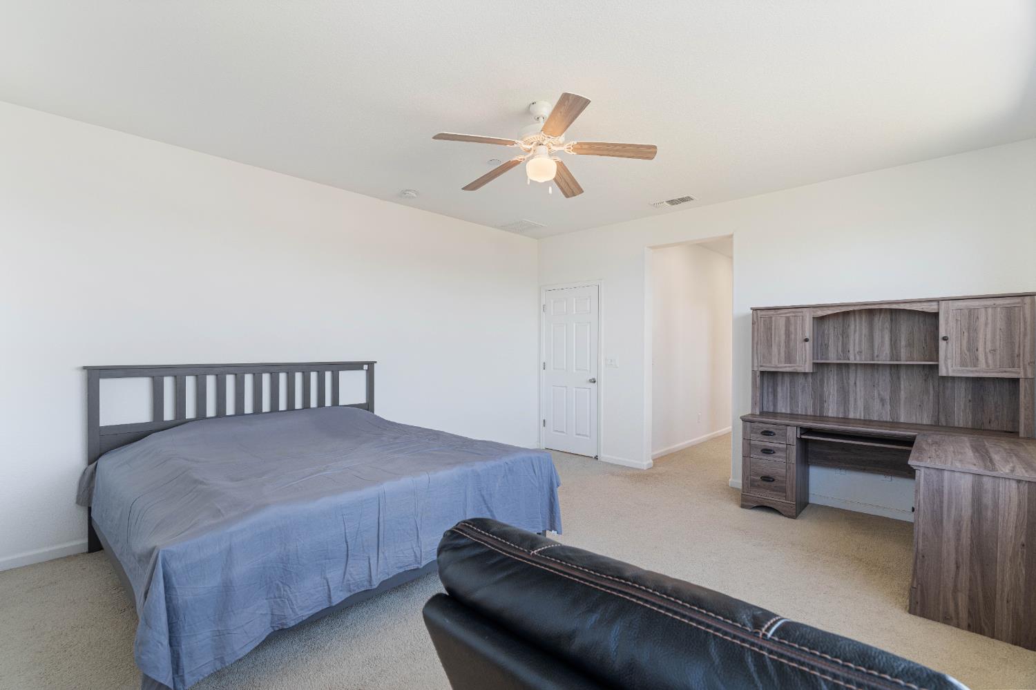 Detail Gallery Image 32 of 61 For 7753 Finnhorse Way, Sacramento,  CA 95828 - 4 Beds | 3 Baths