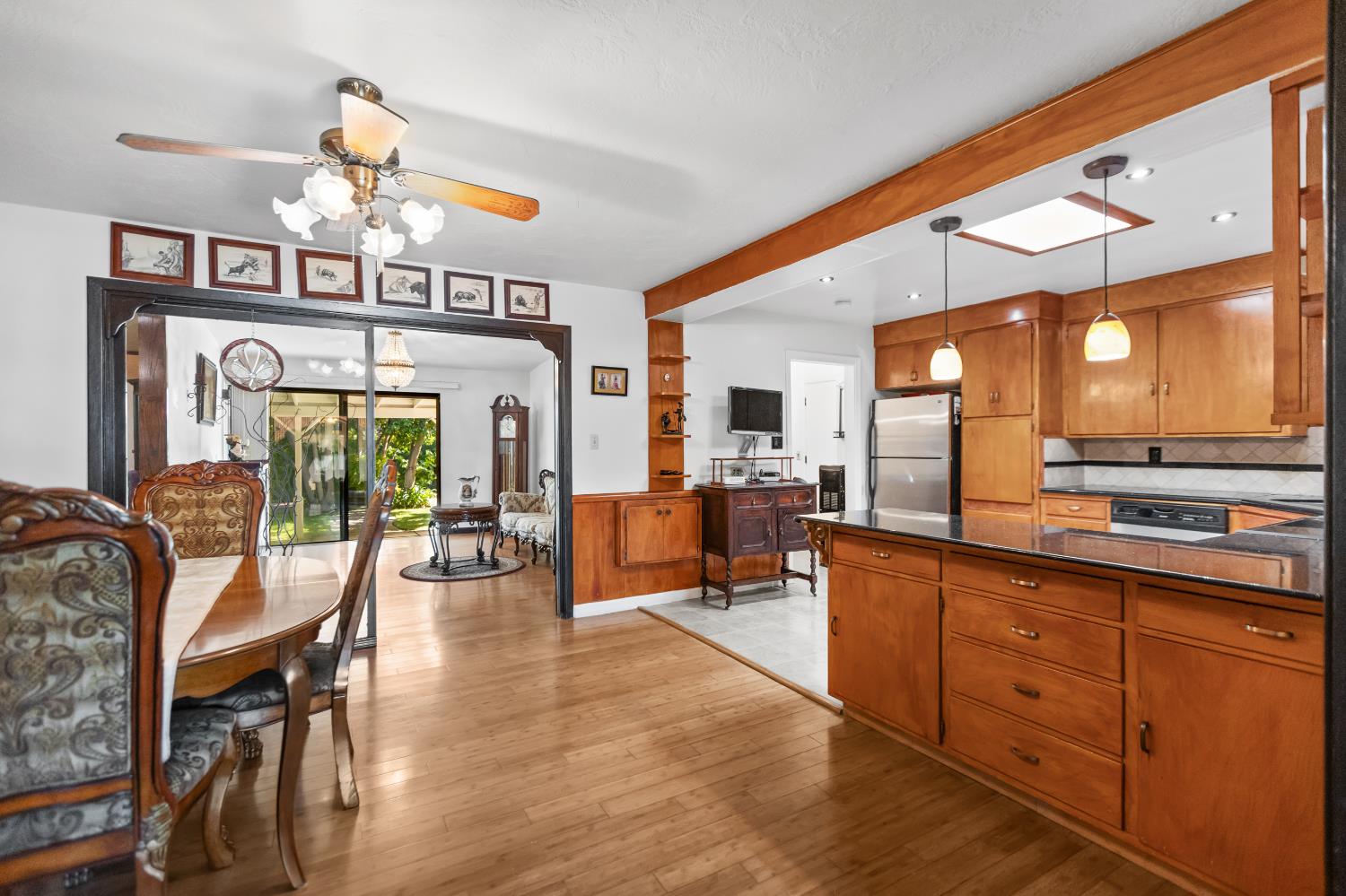 Detail Gallery Image 17 of 47 For 1824 Maryal Dr, Sacramento,  CA 95864 - 3 Beds | 2 Baths