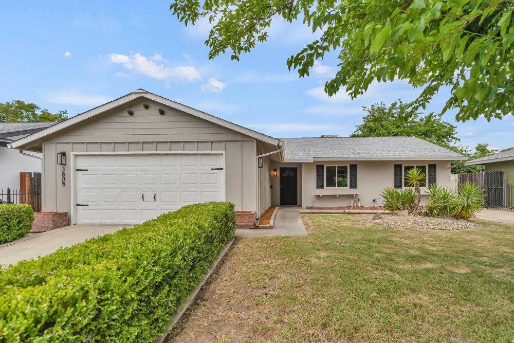 Detail Gallery Image 1 of 26 For 3805 Lankershim Way, North Highlands,  CA 95660 - 3 Beds | 2 Baths