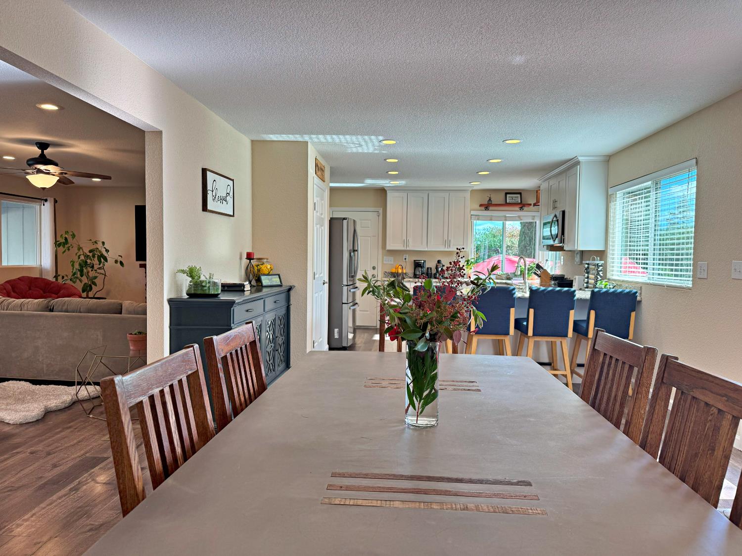Detail Gallery Image 13 of 47 For 3781 Whispering Pines Ln, Shingle Springs,  CA 95682 - 3 Beds | 2 Baths